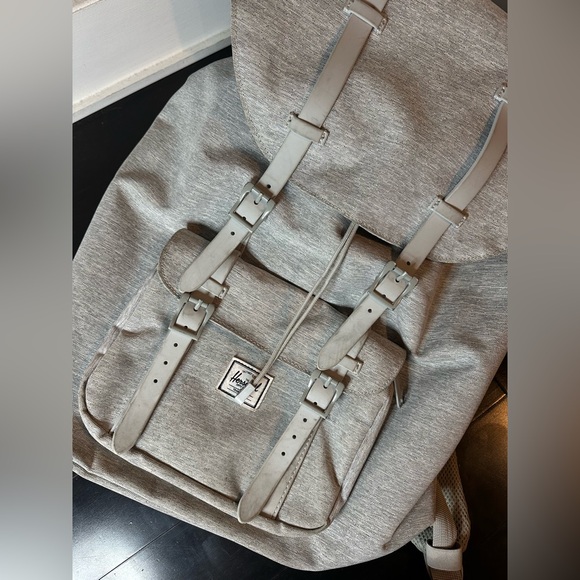 Herschel Supply Co 25L crosshatch backpack light grey with laptop sleeve - Picture 4 of 12